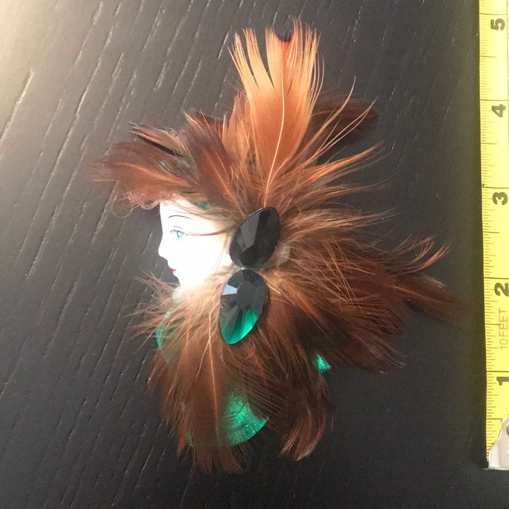 Lady’s pin.